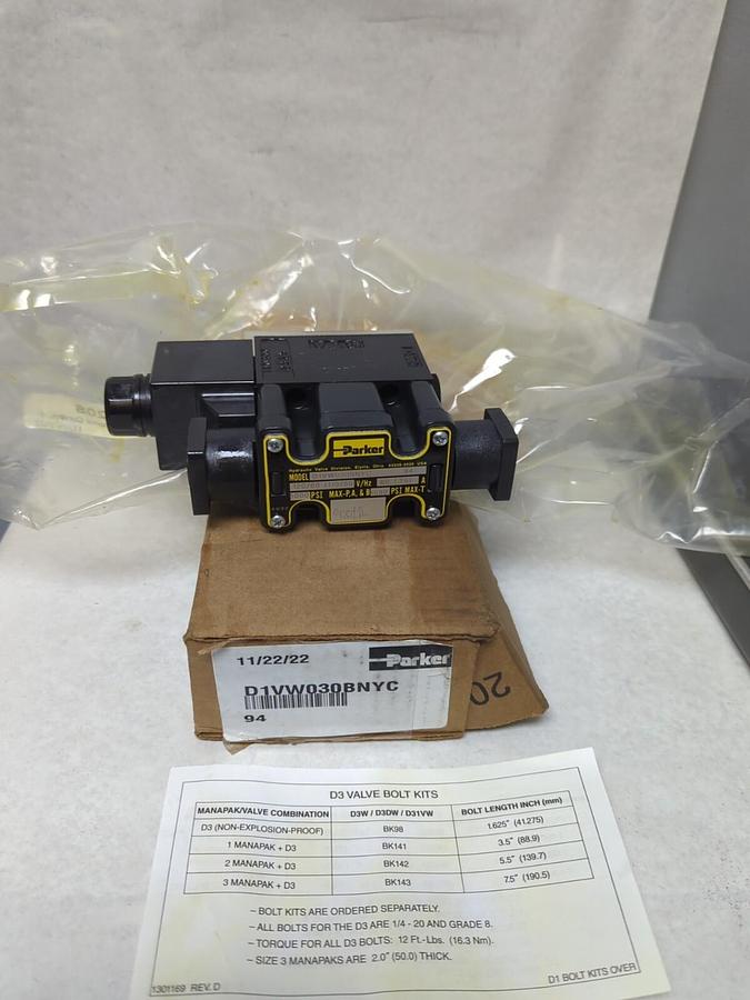 PARKER,D1VW030BNYC,DIRECTIONAL CONTROL VALVE 4-CHAMBER 5000 PSI NOS