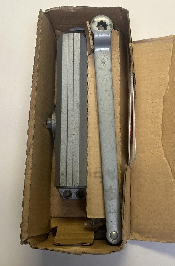 YALE,154BC,DOOR CLOSER NOS