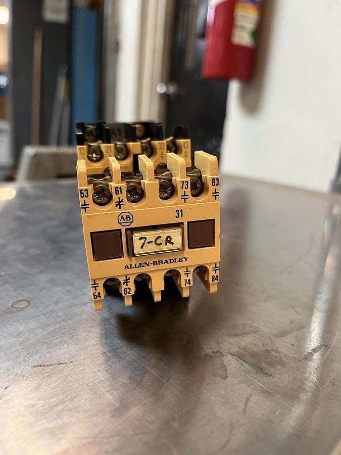 Used ALLEN BRADLEY,700-F310A1,CONTACTOR 120V COIL 195-FA31