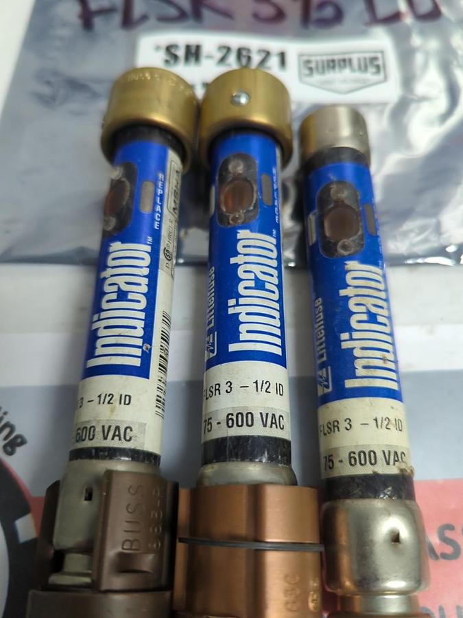 Used LITTELFUSE,FLSR3-1/2ID,INDICATOR 3-1/2 AMP FUSE LOT OF 3 (2-HAVE REDUCERS)
