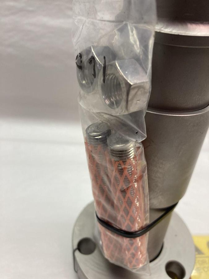 Used Unbranded,7606G1 060303,Flange Connector