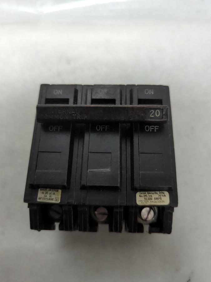 Used GENERAL ELECTRIC,HACR320,CIRCUIT BREAKER 3-POLE 20 AMP PRE-OWNED