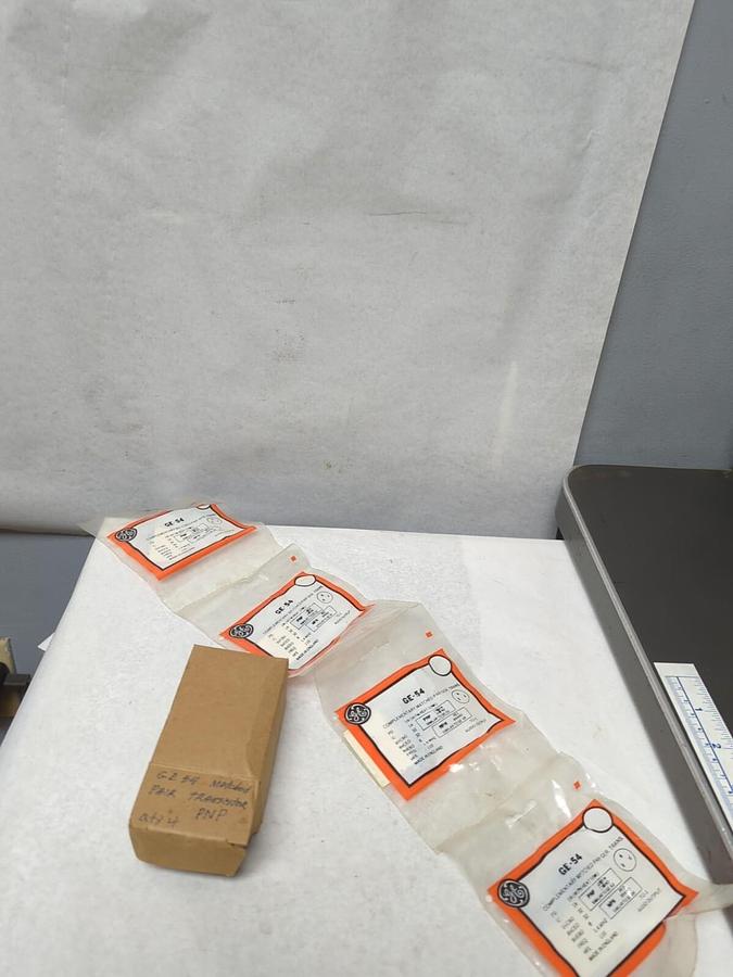 Used GENERAL ELECTRIC,GE-54,COMPLEMENTARY MATCHED PAIR GERMANIUM TRANSISTORS LOT OF 4