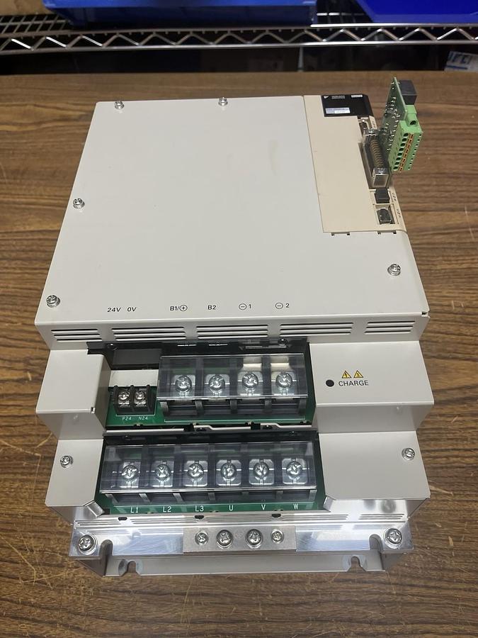 Used YASKAWA,SGDV-260D01A002000,SERVOPACK SERVO DRIVE 25.7A 7.5kW