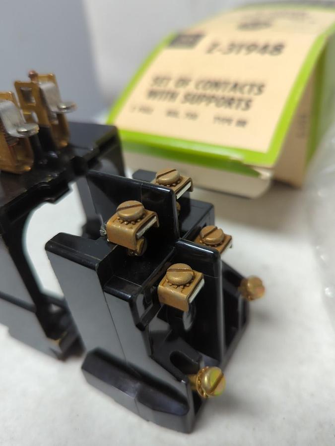 ALLEN-BRADLEY,Z-31948,SET OF CONTACTS WITH SUPPORTS BUL 700 TYPE BR 2-POLE NOS