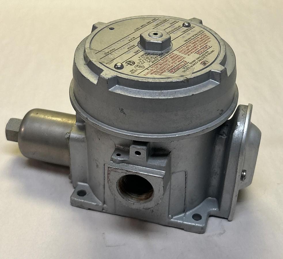 Used UNITED ELECTRIC,H122-164,PRESSURE SWITCH 15A 480V