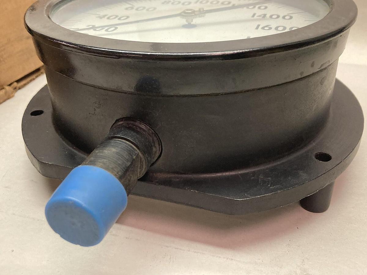 Used Ashcroft,60-1379RTS-04L,Duragauge Solid Front Size 6 1/2NPT 0-2000PSI