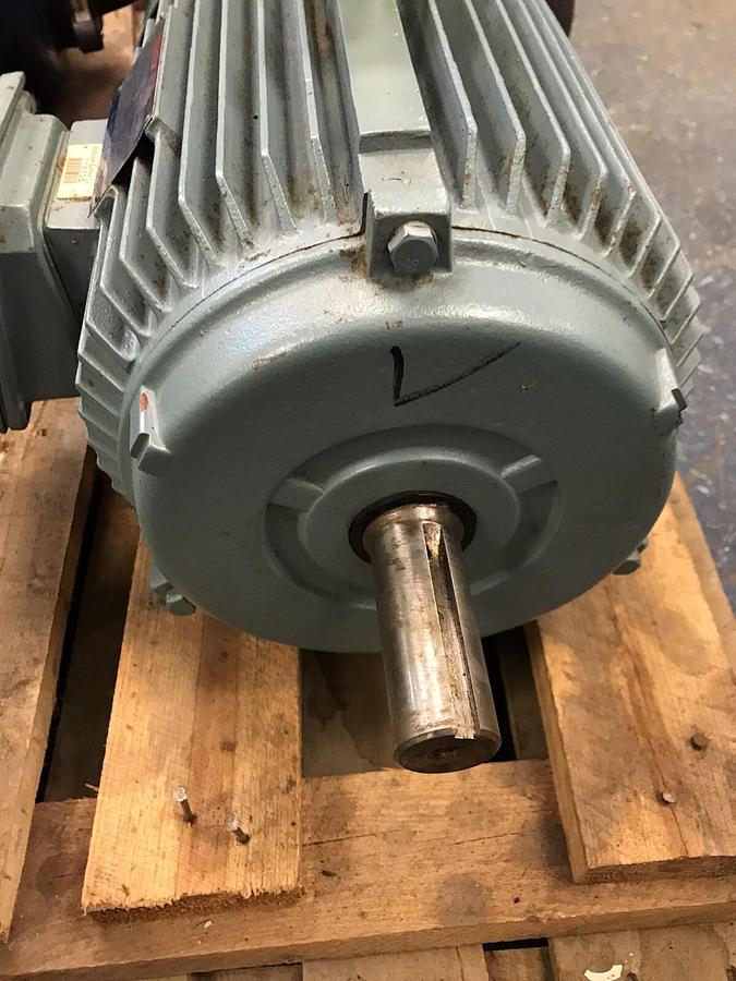 Used Teco Westinghouse TeamPlus,230/460V Fr 213T,5HP Induction Motor 1180RPM