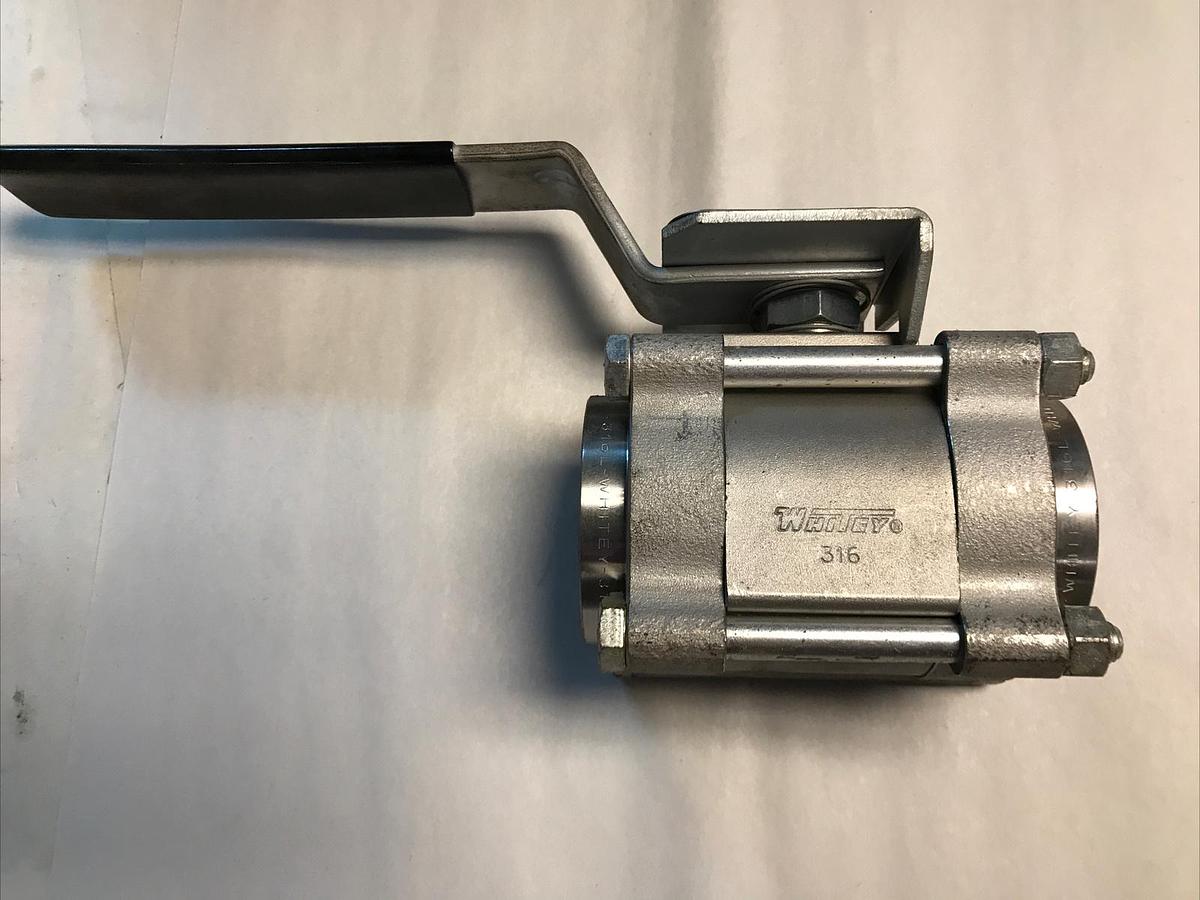Whitey,SS-62TF20,1-1/4 INCH Ball Valve 316 Stainless 2160PSI