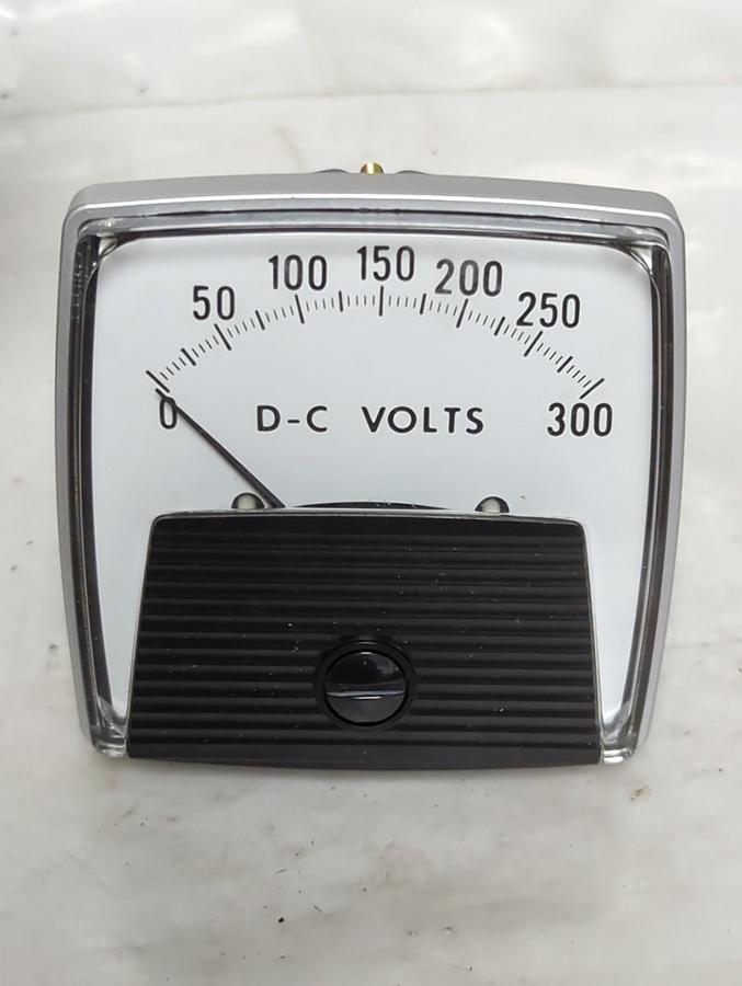GE,50-250220RXRX,PANEL METER 0-300V DC NOS