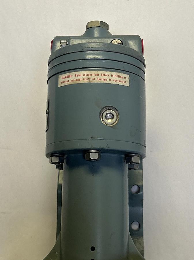 Used MOORE PRODUCTS,173S,PNEUMATIC PRESSURE TRANSMITTER