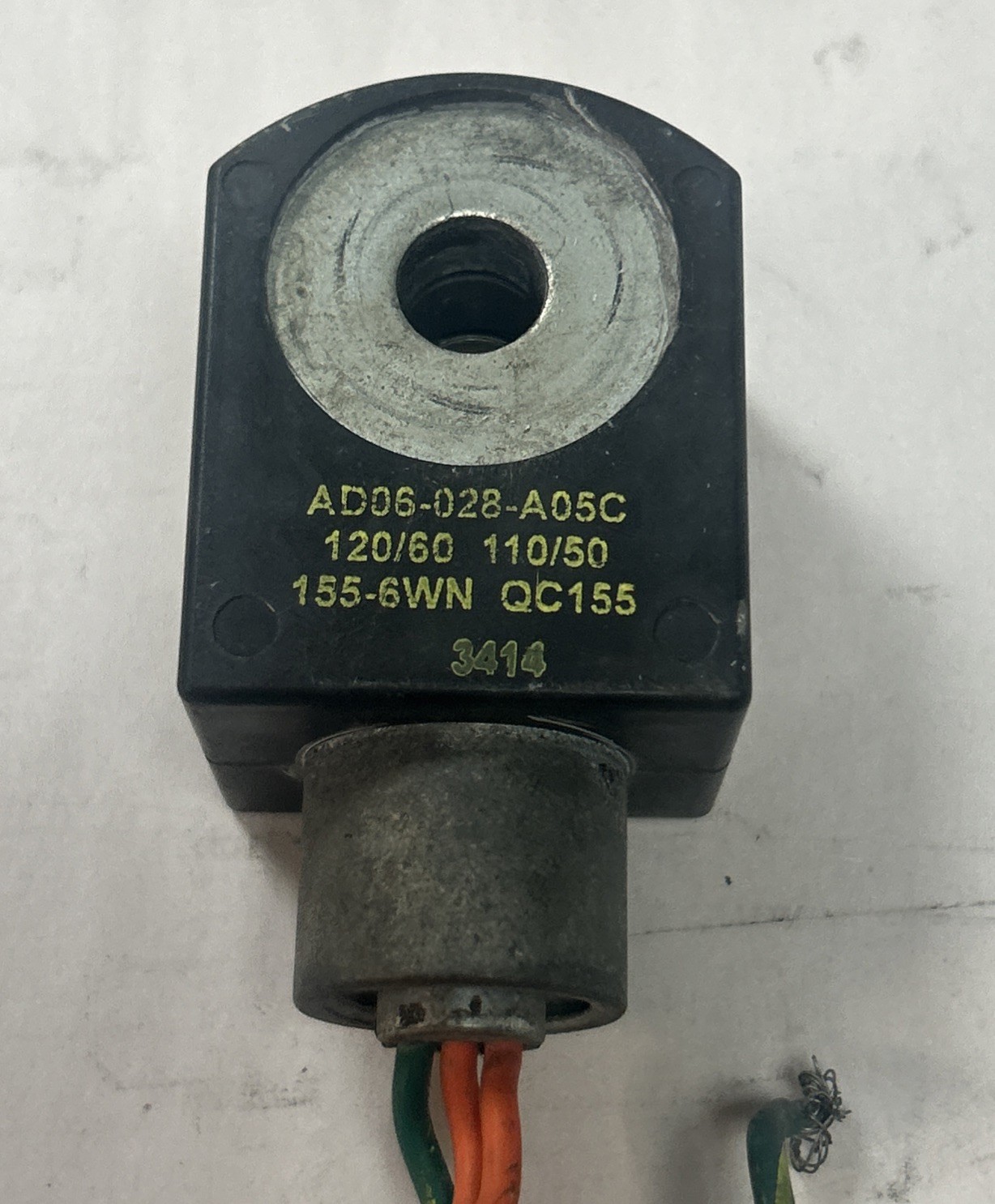 Used PARKER,AD06-028-A05C,SOLENOID COIL 110/120V