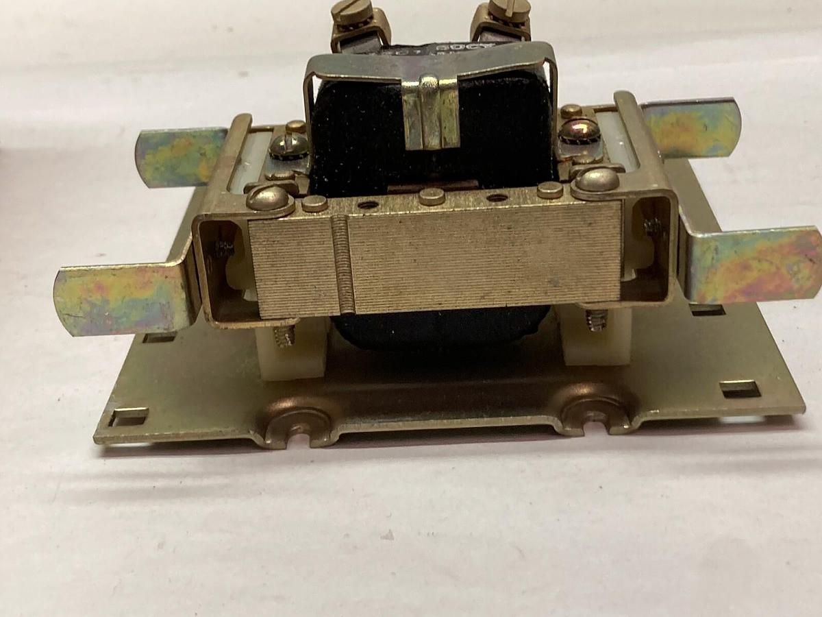 Used Asea Brown Boveri,76620-1WE,Relay Base & Coil 110-120V 50/60HZ