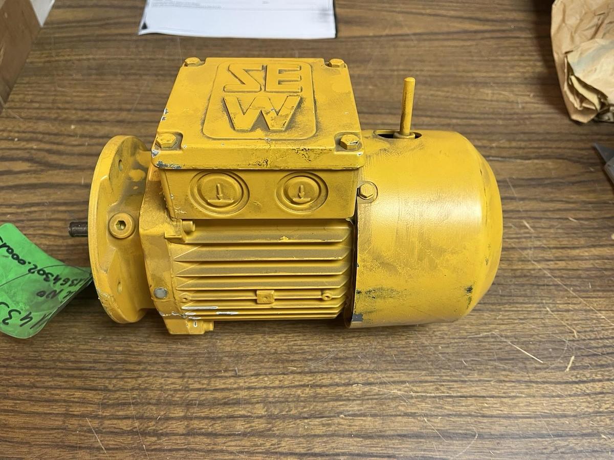 Used SEW EURODRIVE,DT63K4B03HR,MOTOR .12kW 440/460V 3PH