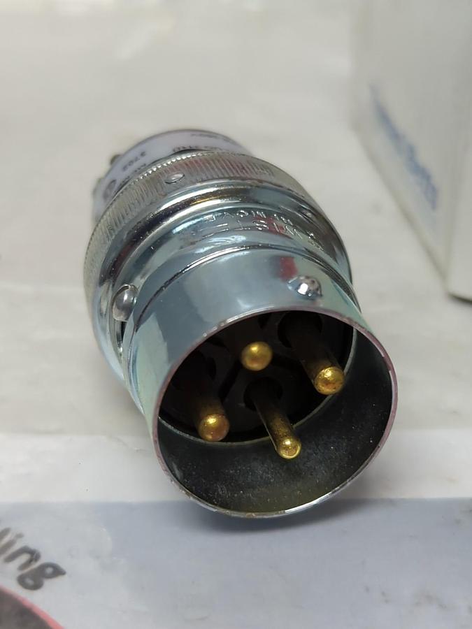 T&B RUSSELLSTOLL,8714,MIDGET EVER-LOC PLUG 10/15/20A 125/250VAC 3W4P NOS