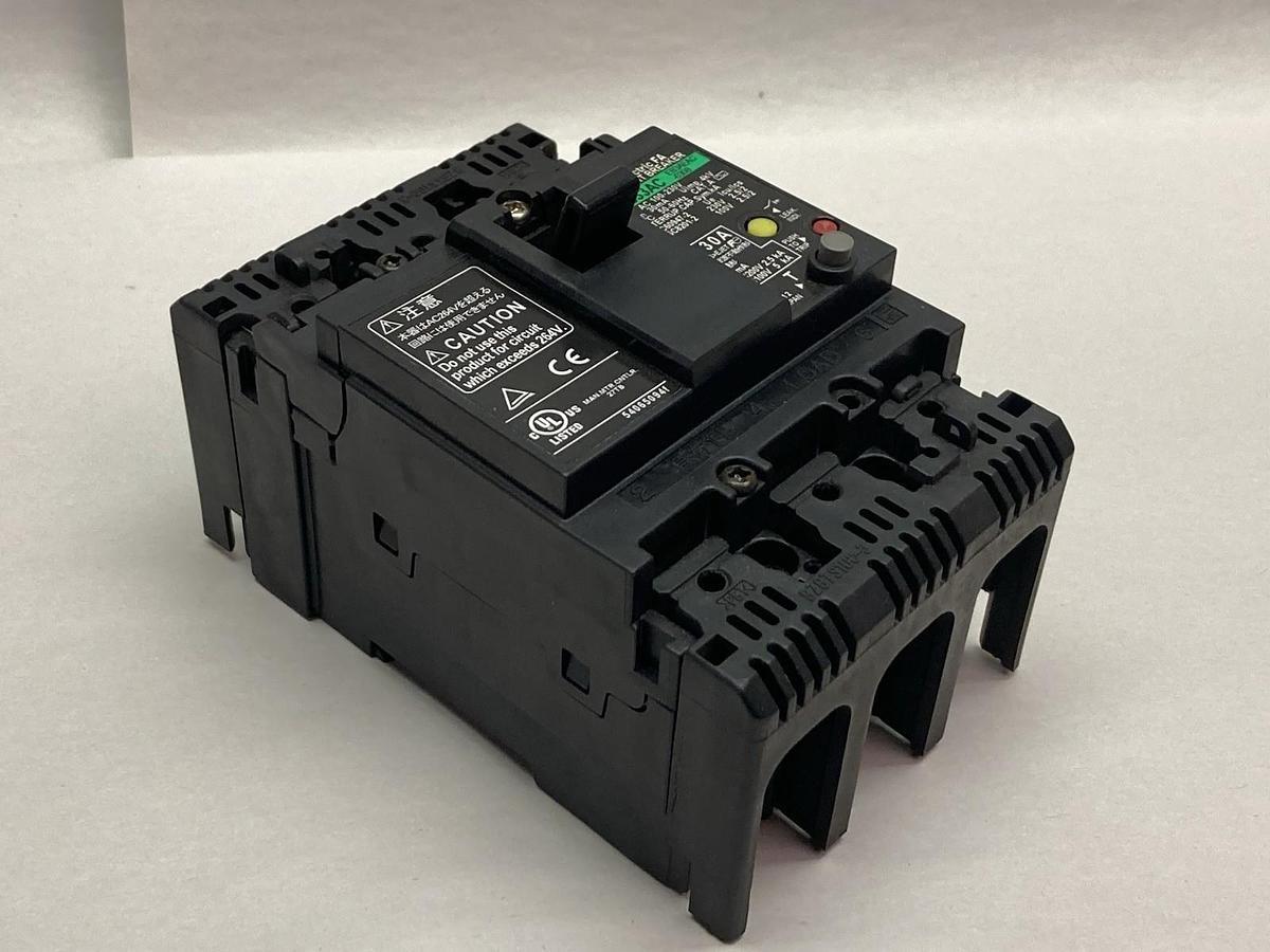 Fuji Electric,EG33AC,Circuit Breaker 50-60Hz 30A 4kV