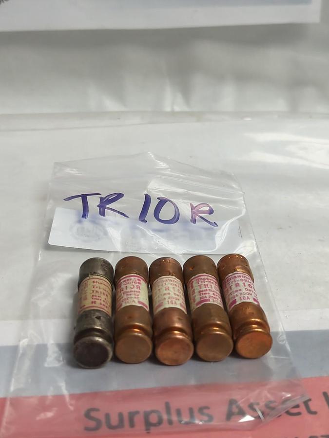 Used GOULD SHAWMUT,TR-10R,TRI-ONIC 10 AMP FUSE LOT OF 5 PRE-OWNED