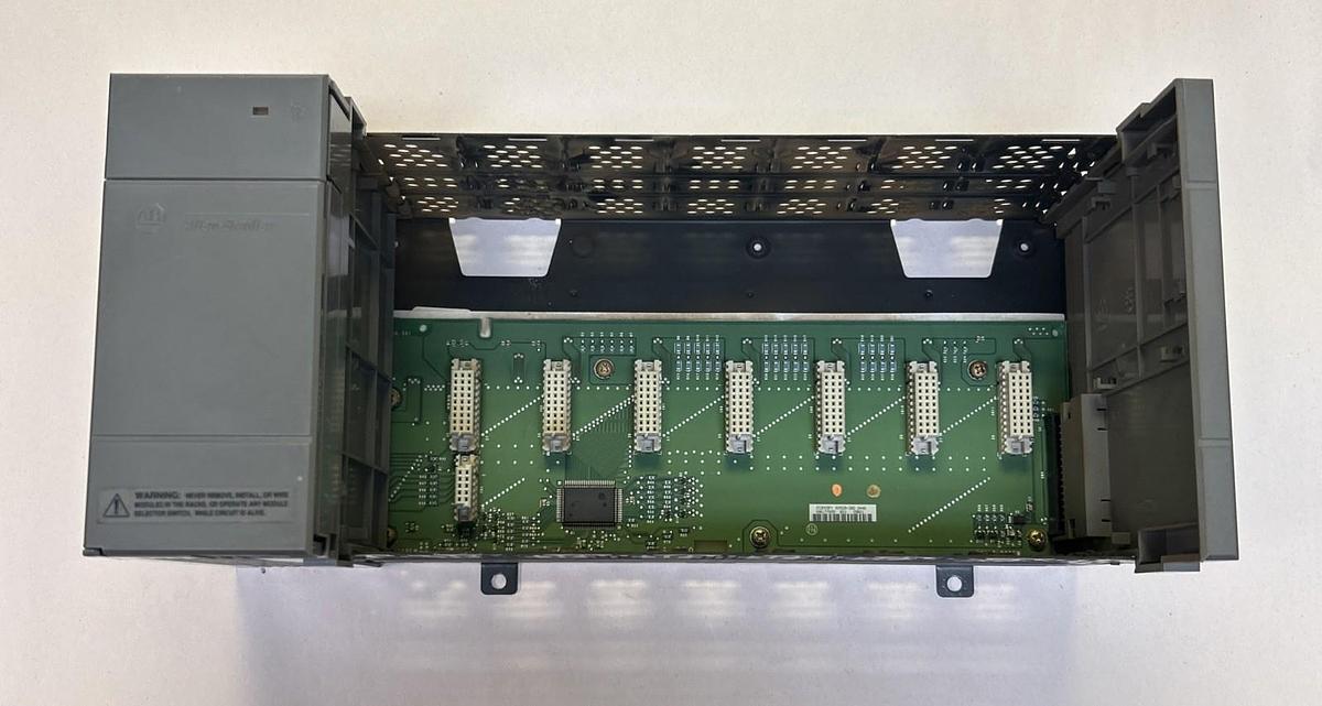 Used ALLEN BRADLEY,1746-A7,PLC 7 SLOT RACK W/ 1746-P1 POWER SUPPLY