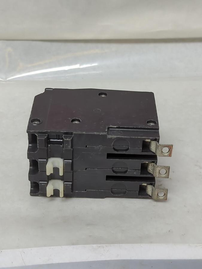 Used SQUARE D,QOB370VH,CIRCUIT BREAKER 70 AMP 3-POLE SERIES 2 PRE-OWNED