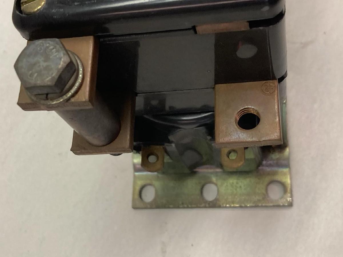 Used General Electric,IC4482 CTTA304FR142XN,Reversing Contactor Type C 225A 36v/48v