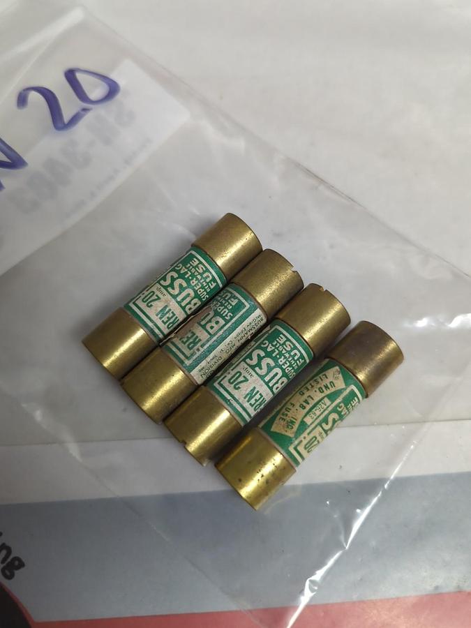 COOPER BUSSMANN,REN-20,RENEWABLE 20 AMP FUSE LOT OF 4 PRE-OWNED