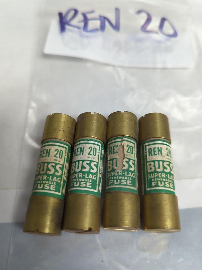 COOPER BUSSMANN,REN-20,RENEWABLE 20 AMP FUSE LOT OF 4 PRE-OWNED