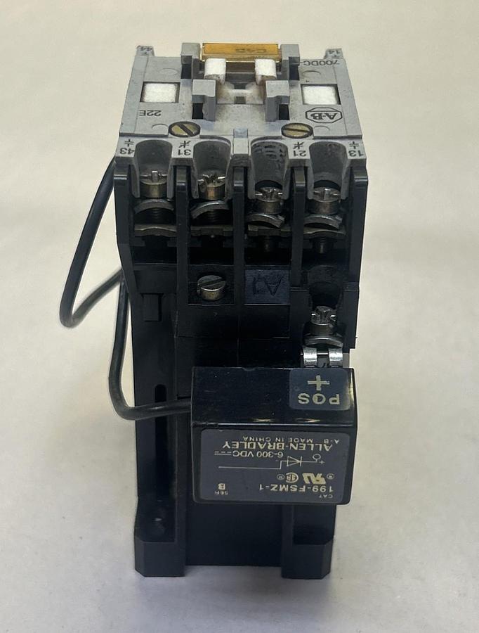 Used ALLEN BRADLEY,700DC-F220,CONTACTOR 24VDC COIL
