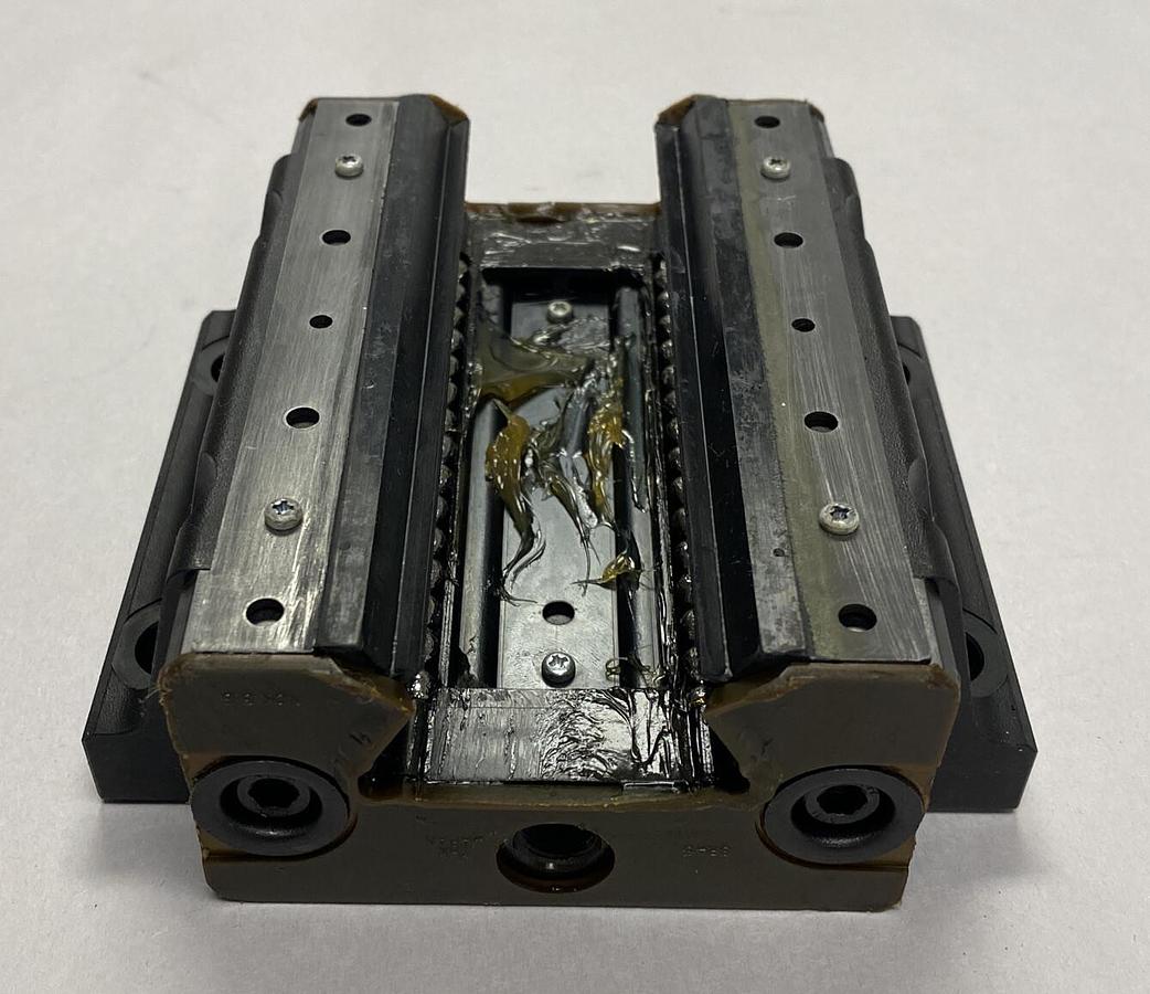 THK,SR45,LINEAR GUIDE 1/2IN NPT 4-1/4IN LENGTH 3-3/8IN WIDTH NOS