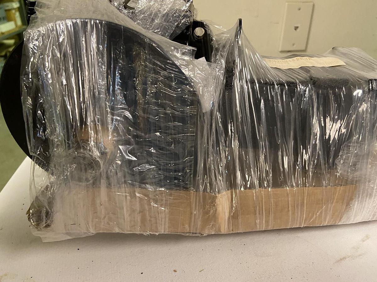 SEW Eurodrive,SF47-AQA100/4,Gear Reducer 4500/372RPM Ratio 12.1