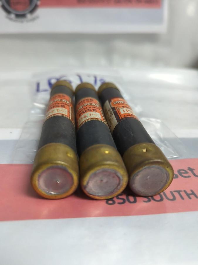 Used COOPER BUSSMANN,LPS-1-1/8,LOW-PEAK 1-1/8 AMP FUSE LOT OF 3 PRE-OWNED