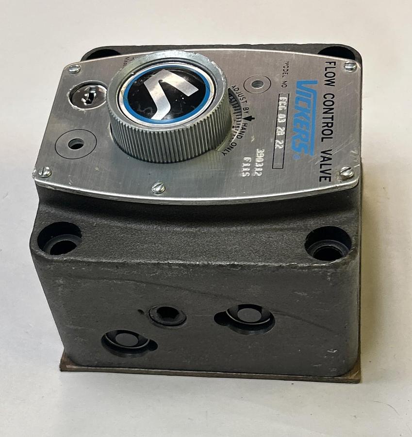 Used VICKERS,FCG032822,FLOW CONTROL VALVE
