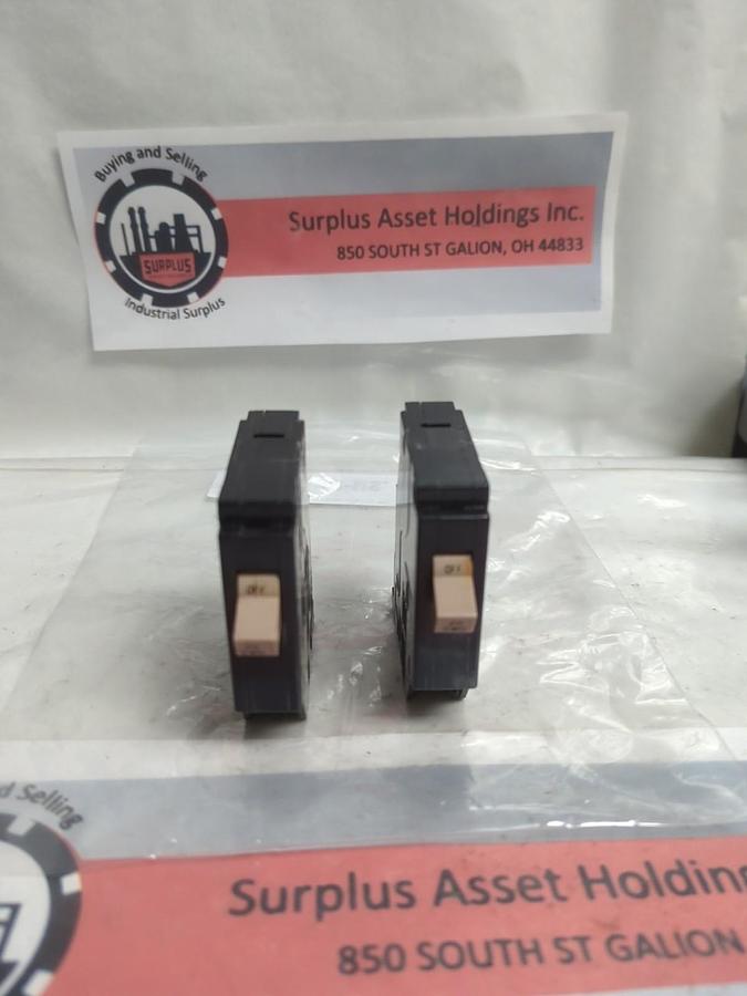 Used CUTLER HAMMER,CH120,CIRCUIT BREAKER 1-POLE 20 AMP SWD LOT OF 2 PRE-OWNED