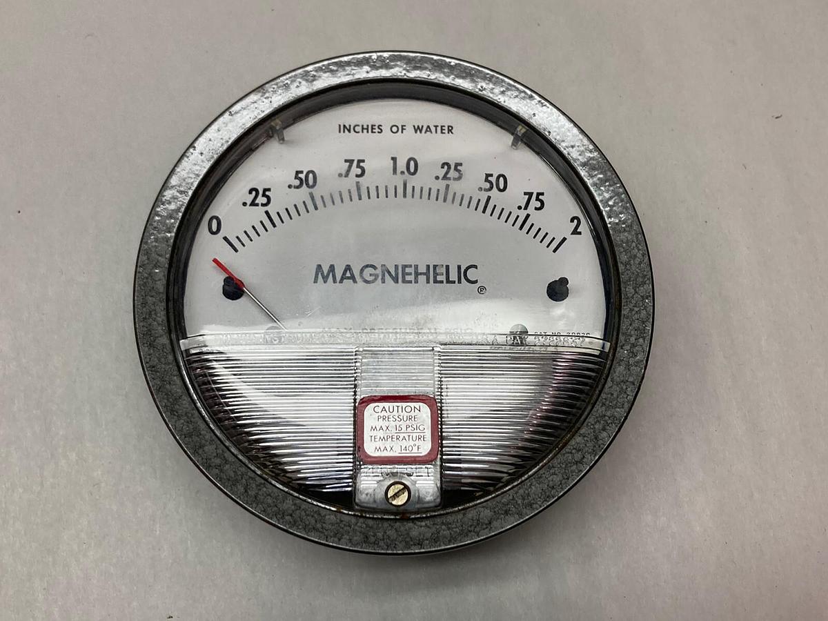 Dwyer,2002C,Magnehelic Differential Pressure Gauge 15 PSIG