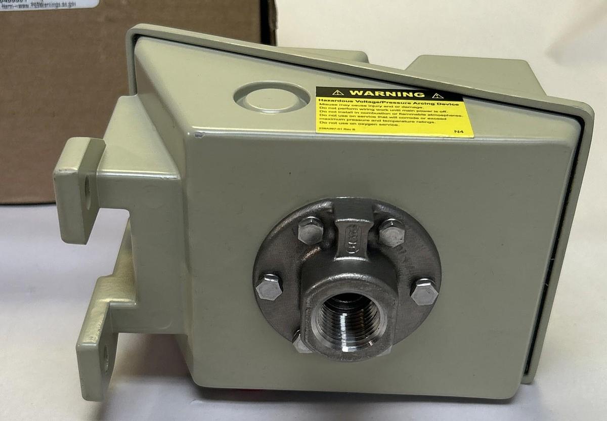 ASHCROFT,LPDN4GGV07,PRESSURE SWITCH 400PSI 15A 125/250/480V NOS