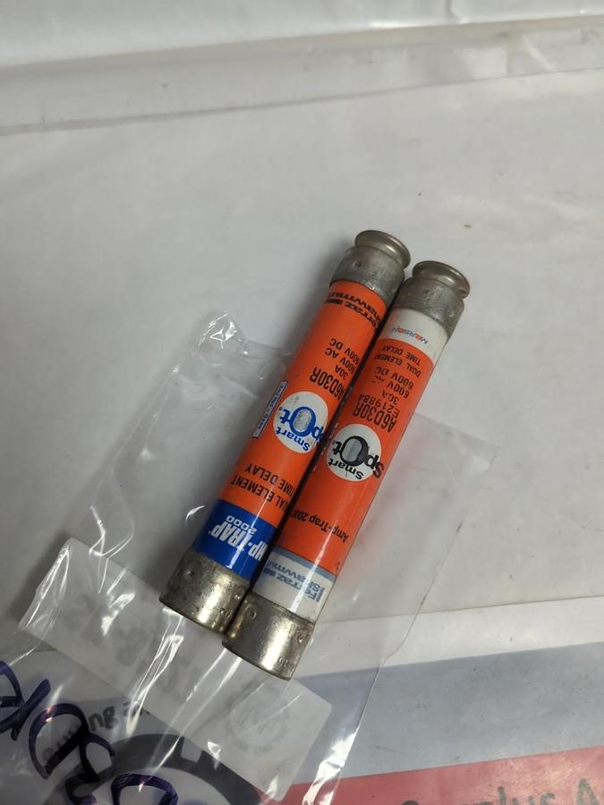 Used FERRAZ SHAWMUT,A6D30R,SMART-SPOT 30 AMP FUSE LOT OF 2 PRE-OWNED