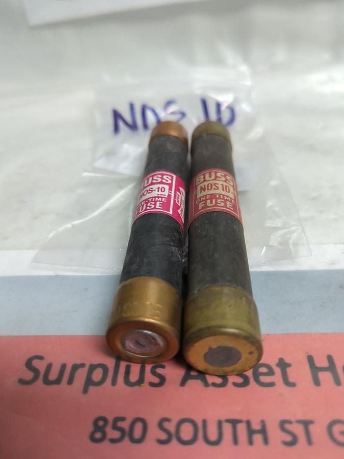 Used COOPER BUSSMANN,NOS 10,ONE-TIME 10 AMP FUSE LOT OF 2 PRE-OWNED
