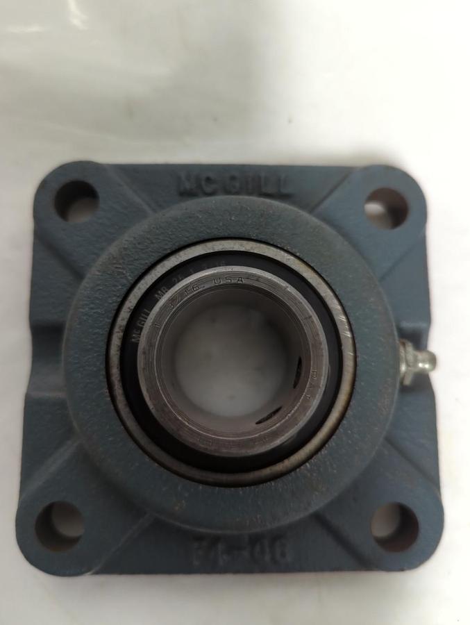 Used MCGILL,F4-06,FLANGE MOUNT BEARING 4-BOLT BASE 1-3/16 INCH BORE PRE-OWNED