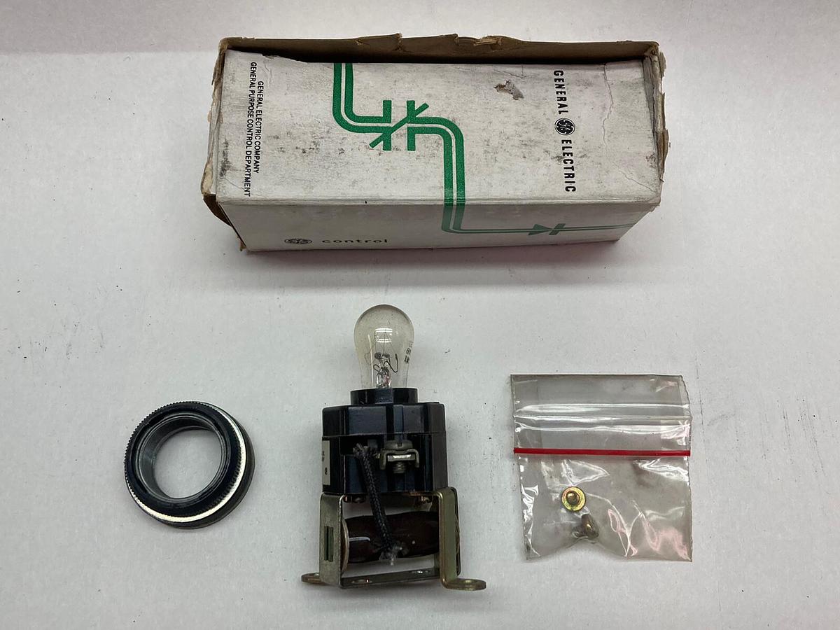 General Electric,CR2940UD413A3,OilTight Indicator Light