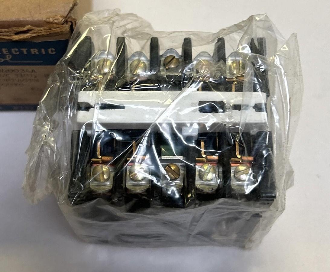GENERAL ELECTRIC,CR120A04003AA,CONTROL RELAY NEW