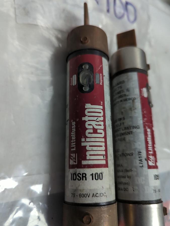 Used LITTELFUSE,IDSR100,INDICATOR 100 AMP FUSE LOT OF 2 PRE-OWNED