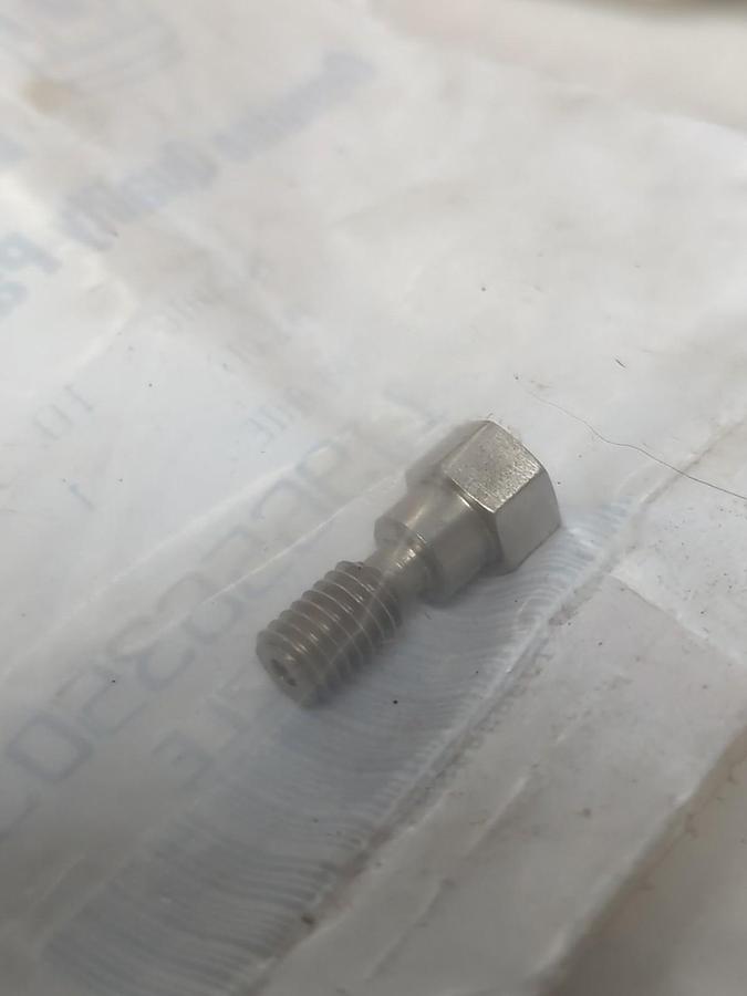 FISHER,1J965635032,NOZZLE LOT OF 4 NOS