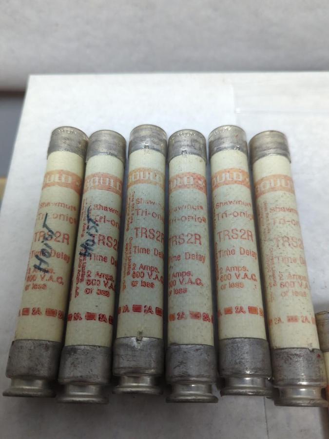 Used GOULD SHAWMUT,TRS2R,TRI-ONIC 2 AMP FUSE LOT OF 12 PRE-OWNED