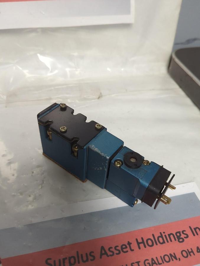 Used MAC,MV-A1C-A111-PM-111JC,SOLENOID VALVE PRE-OWNED