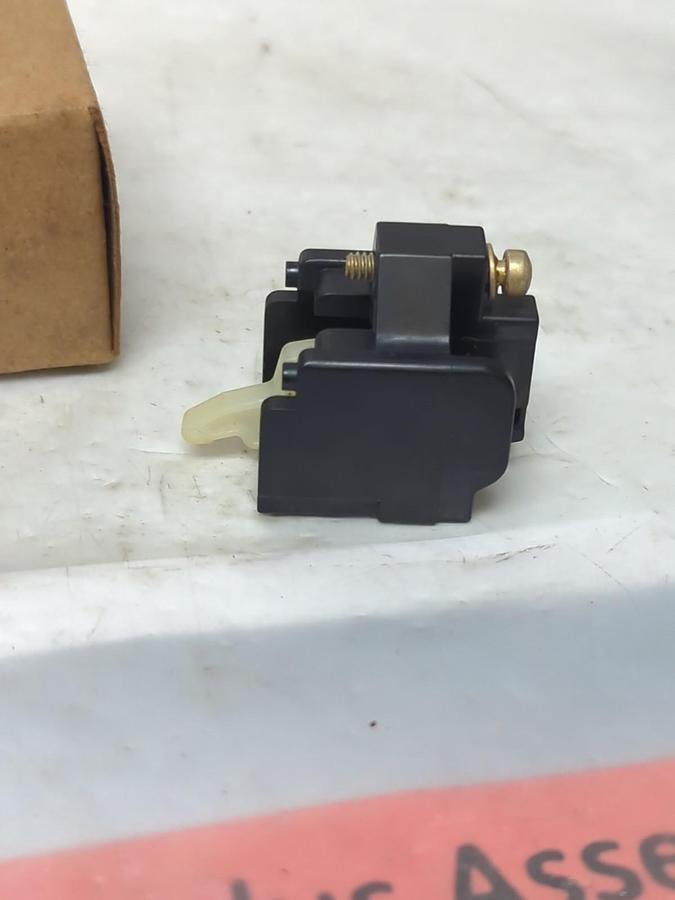 ALLEN BRADLEY,1495-GO,AUXILIARY CONTACT NOS