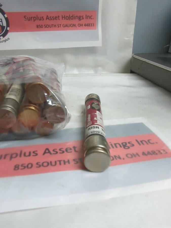 Used LITTELFUSE,IDSR15,INDICATOR 15 AMP FUSE LOT OF 19 PRE-OWNED