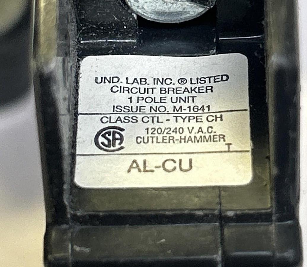 Used CUTLER HAMMER,CH115,CIRCUIT BREAKER 15A 120/240V 1P LOT OF 16