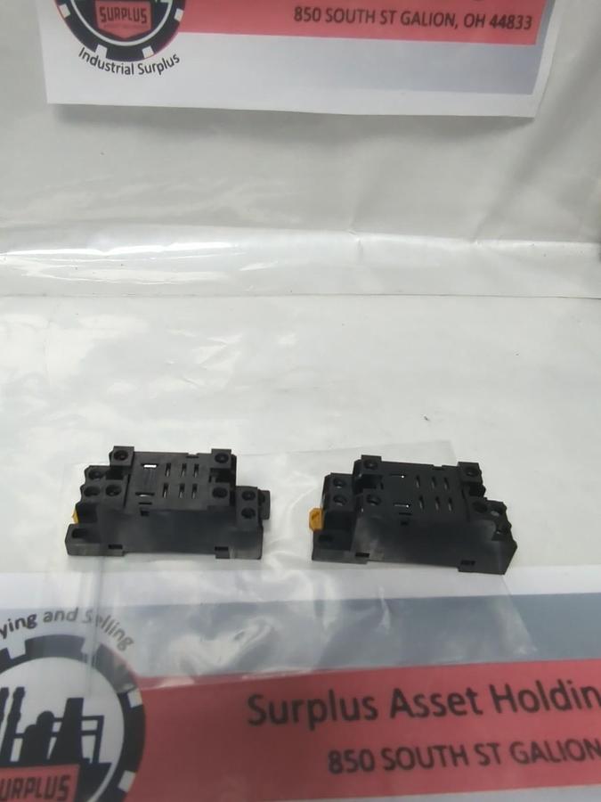 Used OMRON,PTF08A-E,RELAY BASE SOCKET 8-PIN LOT OF 2 PRE-OWNED