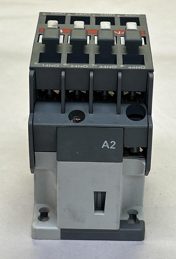 ABB,N40E,CONTACTOR 110-120V NOS