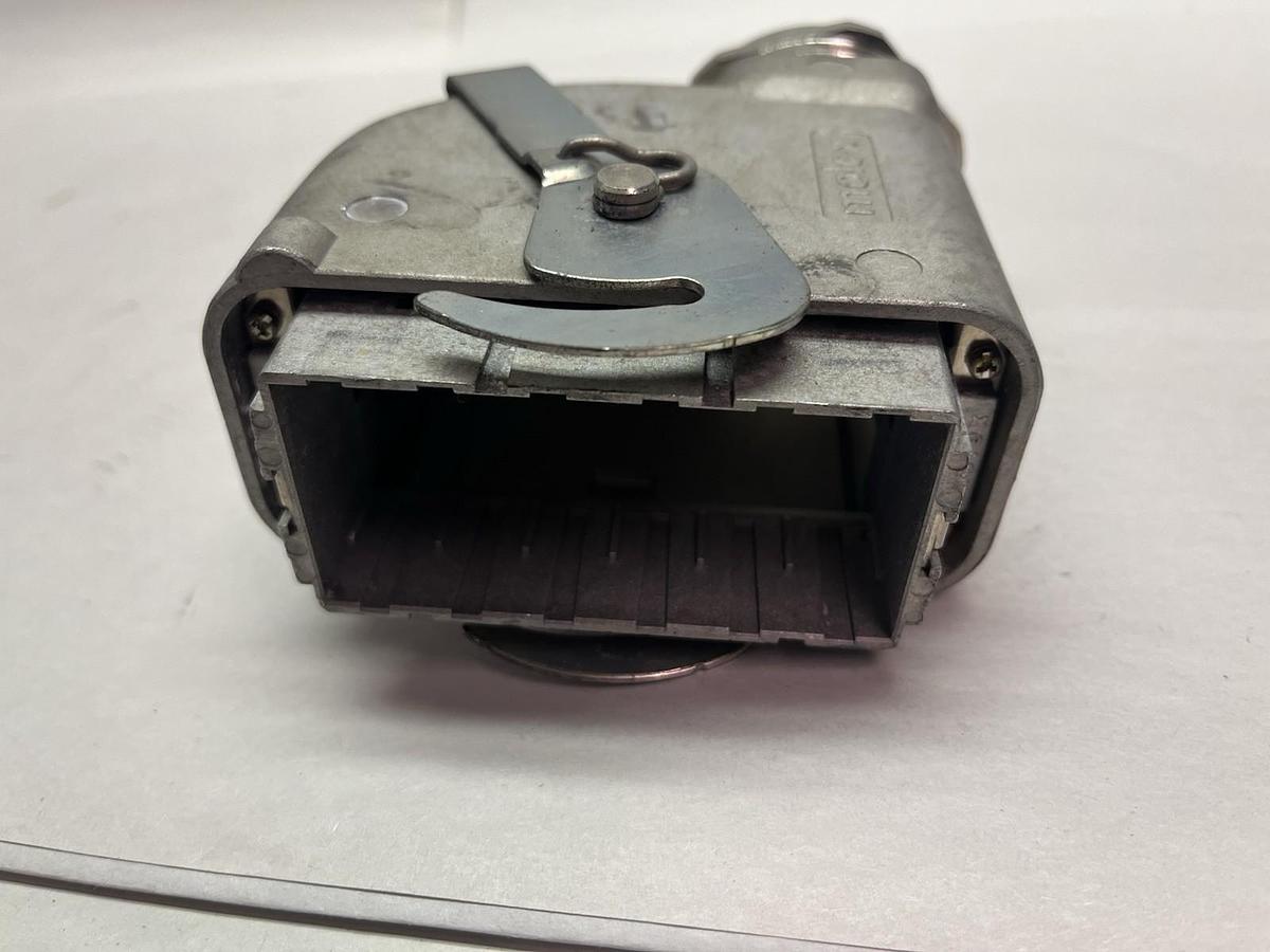 Used MOLEX,58724,PLC CABLE CONNECTOR