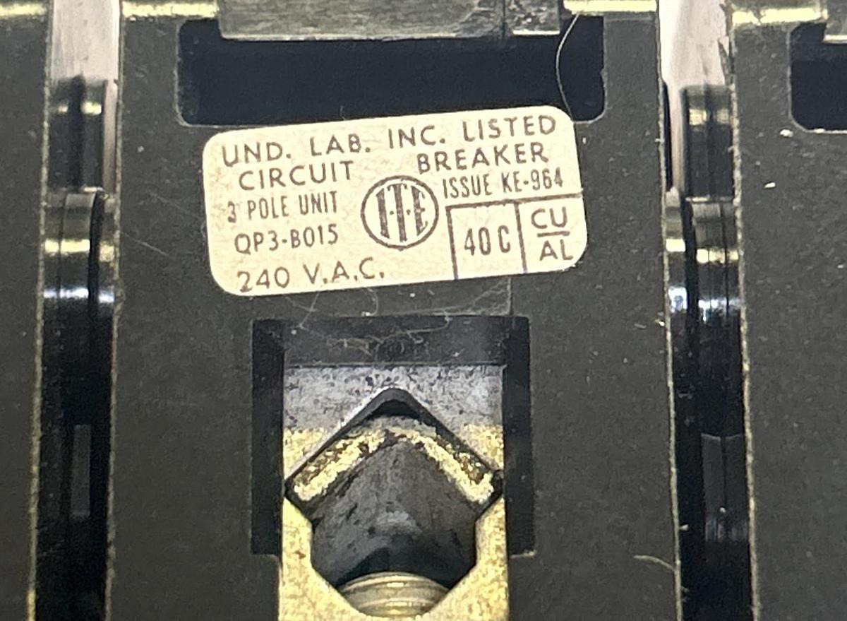 Used ITE,QP3-B015,CIRCUIT BREAKER 15A 240V 3P